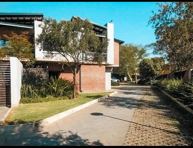 2 BEDROOM APARTMENT FOR SALE IN MENLO PARK